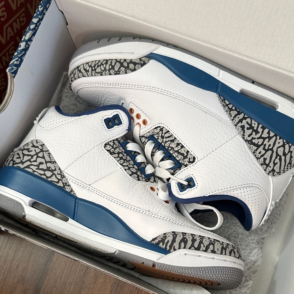 NIKE Jordan 3 Retro Wizards